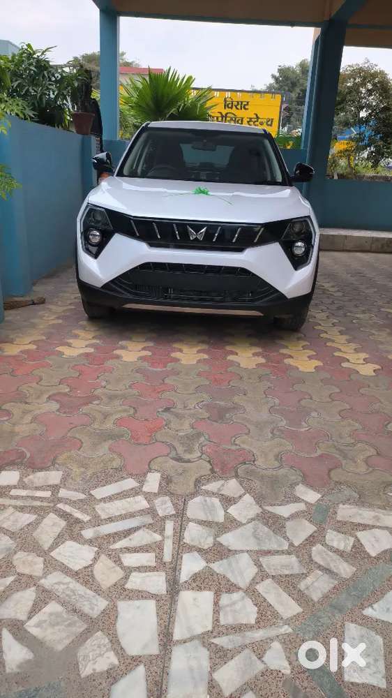Mahindra Xuv 3xo 2025 Petrol 14085 Km Driven