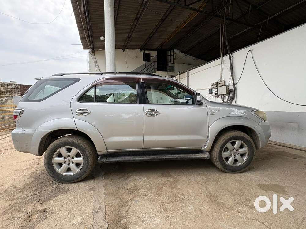 Toyota Fortuner 2011 Diesel Well Maintained