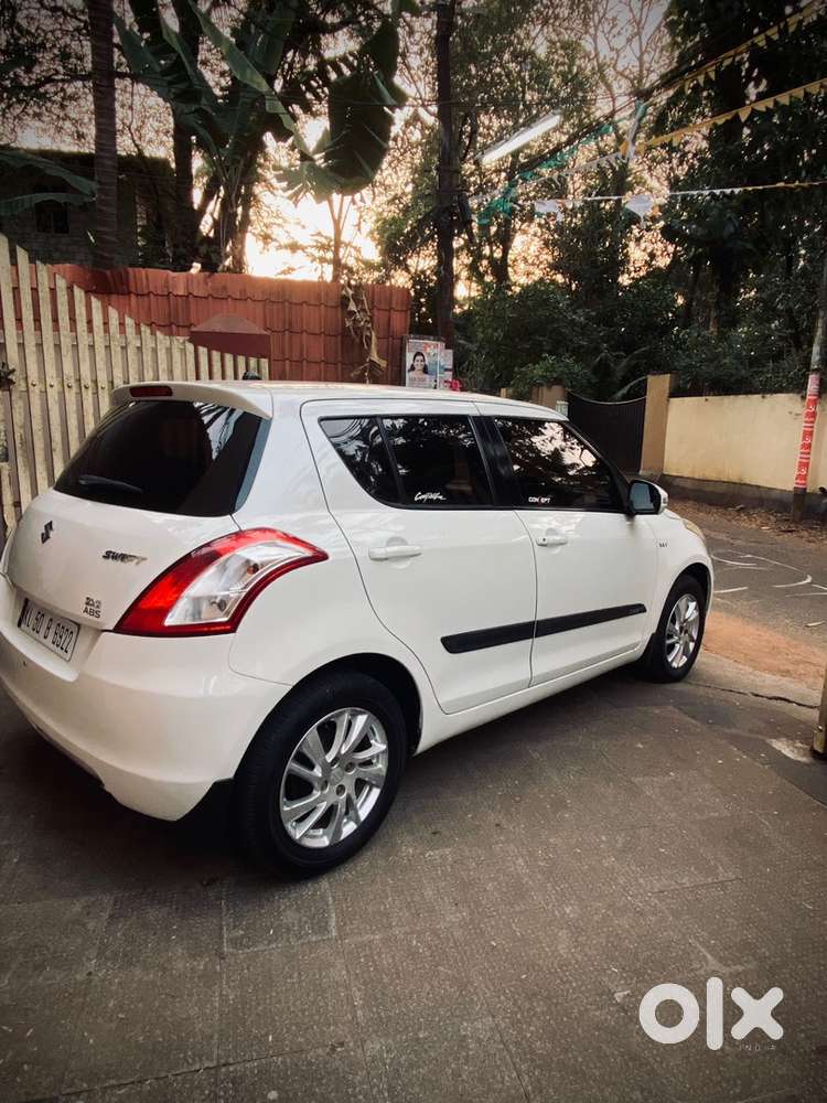 Maruti Suzuki Swift Petrol 2012