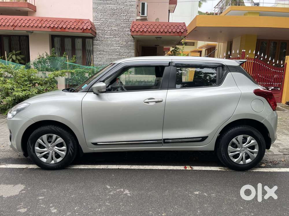 Maruti Suzuki Swift Vxi + Manual, 2023, Petrol