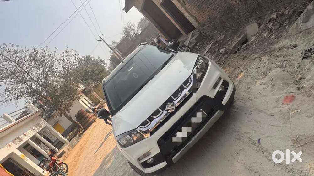 Maruti Suzuki Brezza Amt