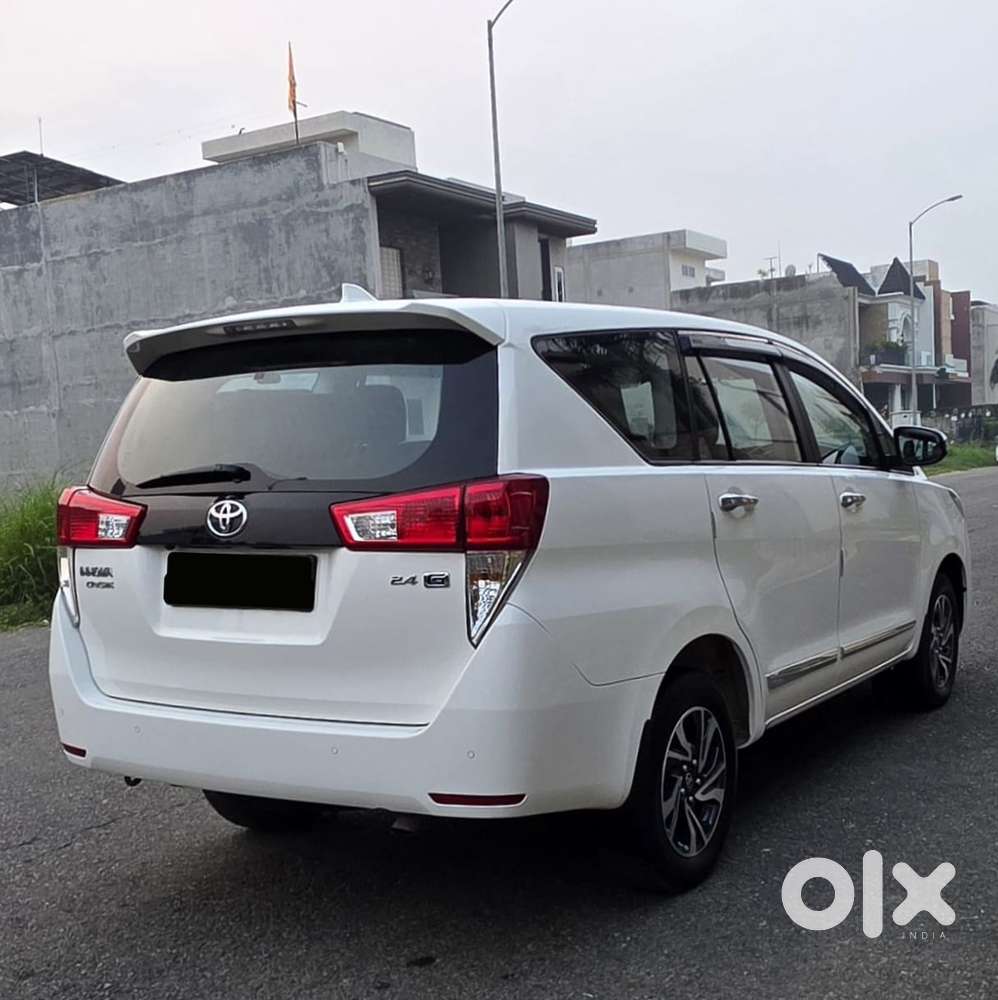 Toyota Innova Crysta 2.4g( Gx+ Mt), 2025, Diesel