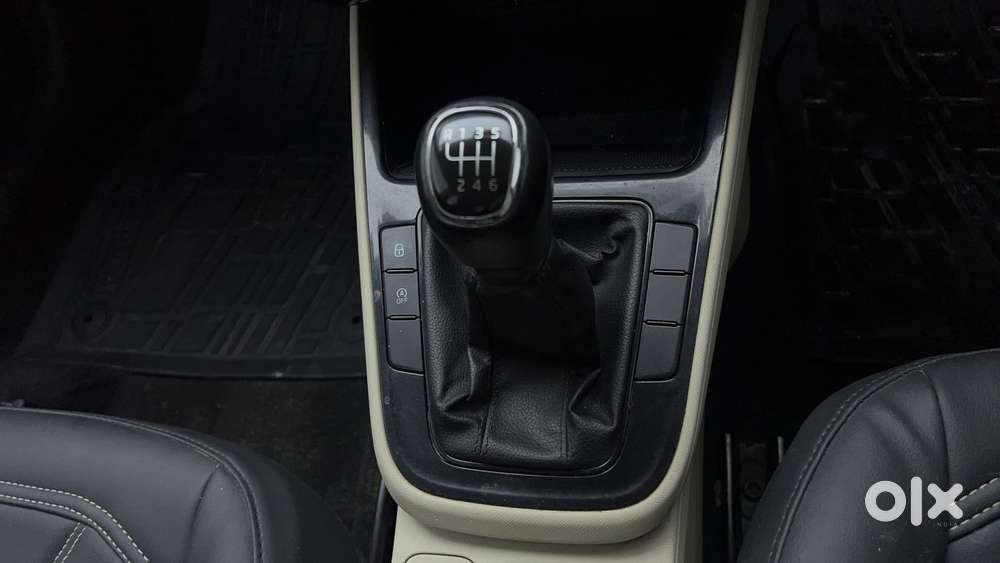 Skoda Slavia Ambition 1.0l Tsi Mt, 2022, Petrol