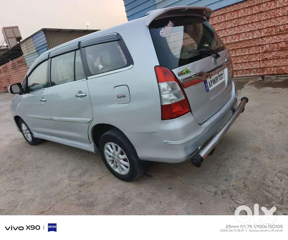 Toyota Innova 2012 Diesel Well Maintained