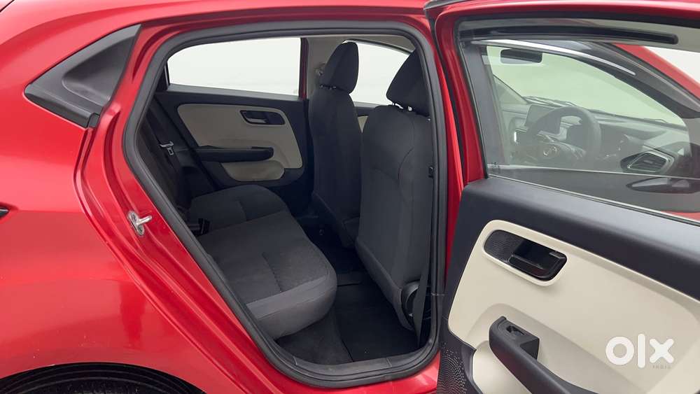 Tata Altroz 1.2 Xm Plus, 2022, Petrol