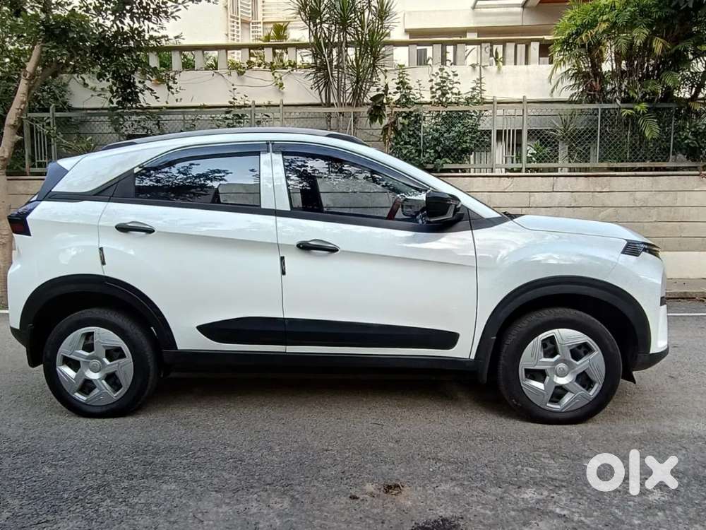 Tata Nexon Creative Plus 1.2 Revotron Petrol 6 Amt, 2024, Petrol
