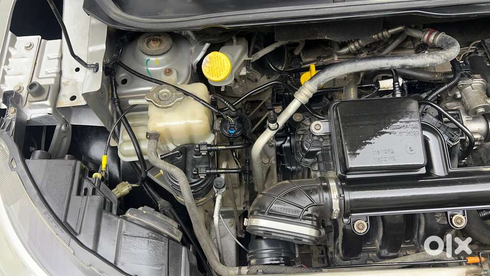 Renault Triber Rxz, 2021, Petrol