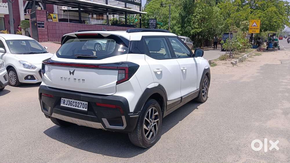 Mahindra Xuv 3xo Ax5 Pm Mt, 2024, Petrol