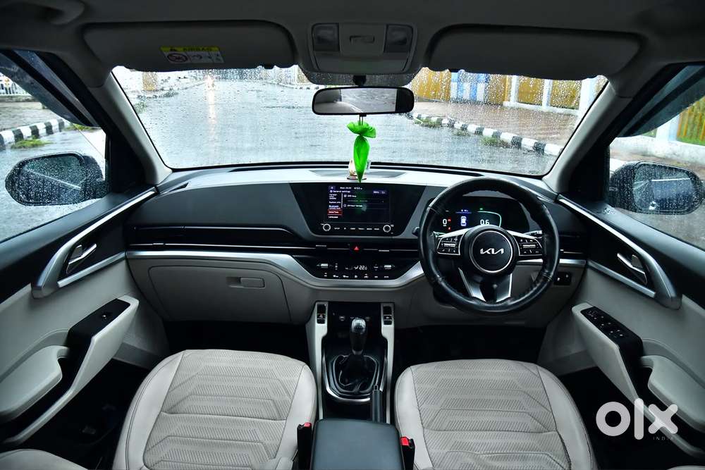 Kia Carens 1.4 Prestige Plus Turbo 7 Str, 2023, Petrol