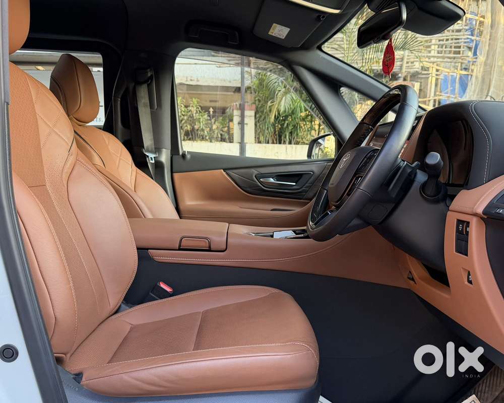 Toyota Vellfire Vip – Executive Lounge, 2024, Petrol