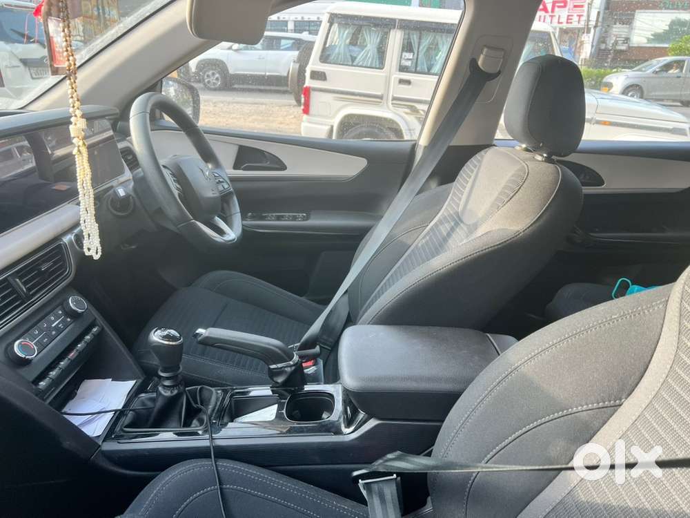 Mahindra Xuv700 Diesel 2025
