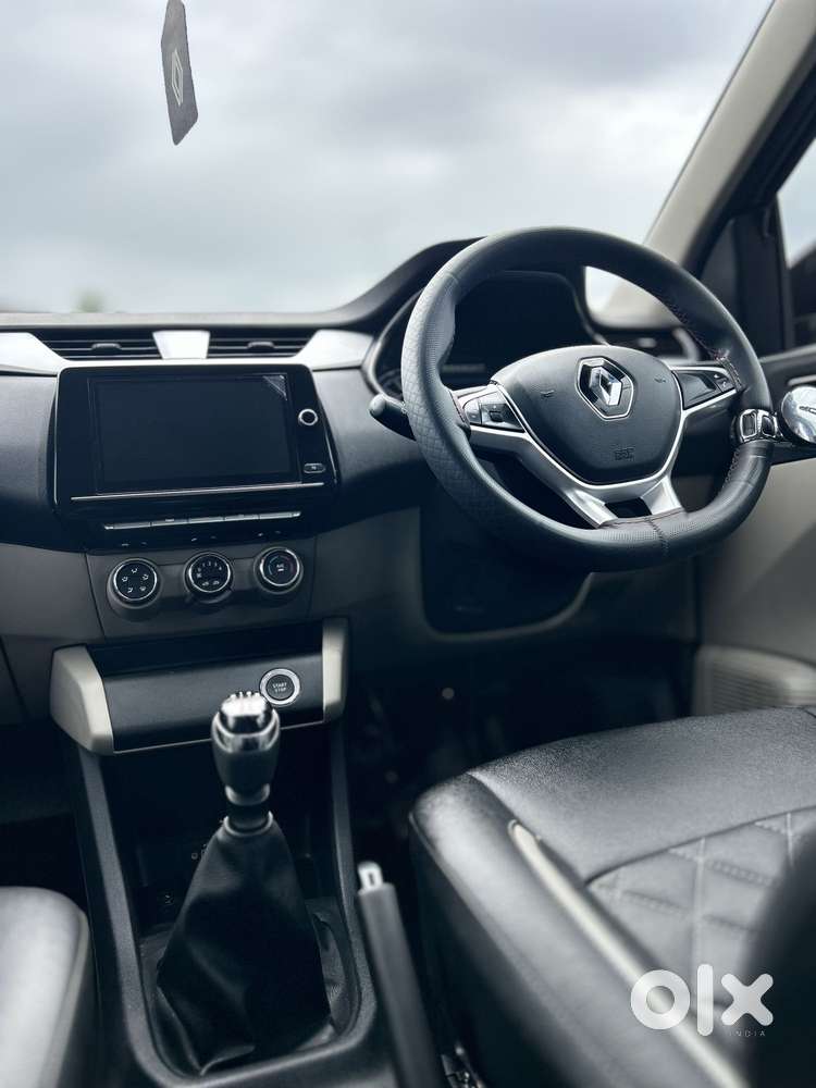 Renault Triber Rxz, 2022, Petrol