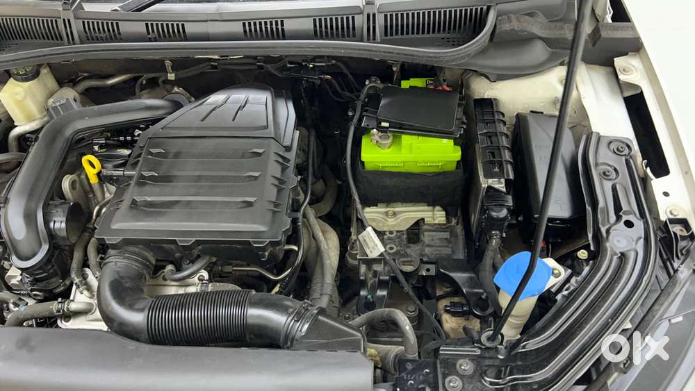 Skoda Slavia Style 1.0l Tsi At, 2022, Petrol