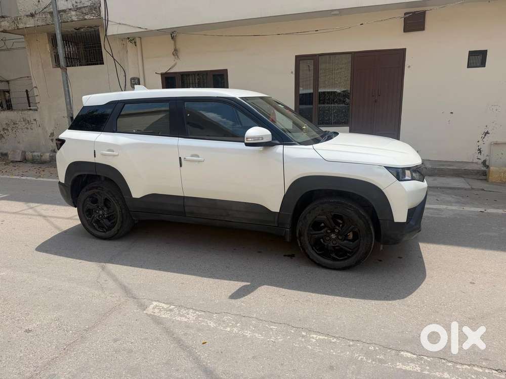 Maruti Suzuki Brezza 1.5 Vxi Smart Hybrid, 2023, Petrol