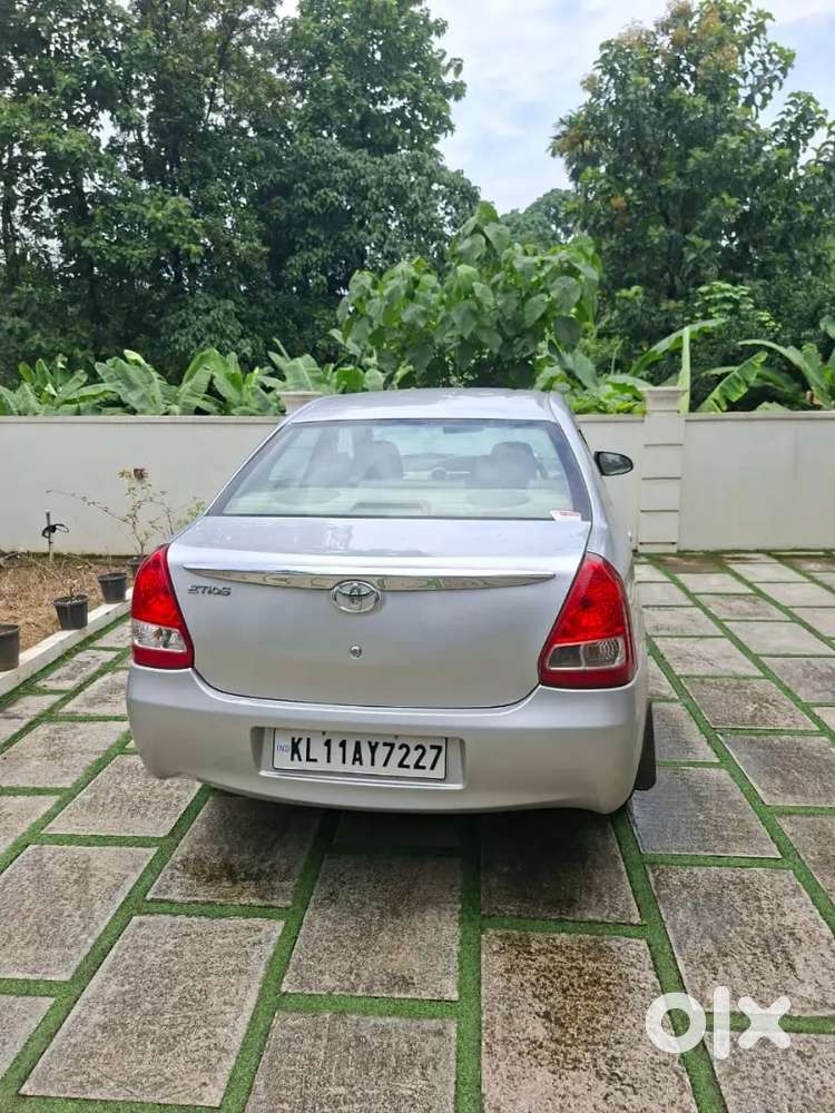 2015 Toyota Etios V 1.5 Petrol 98000km