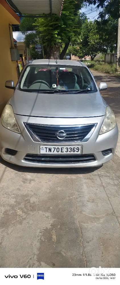 Nissan Sunny 2011