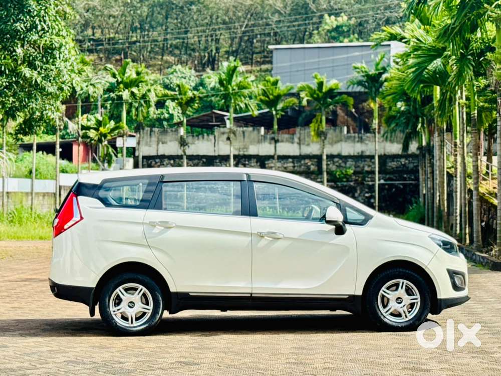 Mahindra Marazzo M6, 2019, Diesel