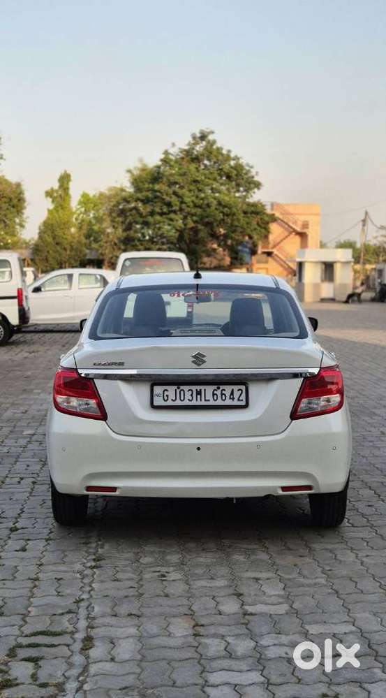Maruti Suzuki Dzire 1.2 Vxi, 2022, Petrol