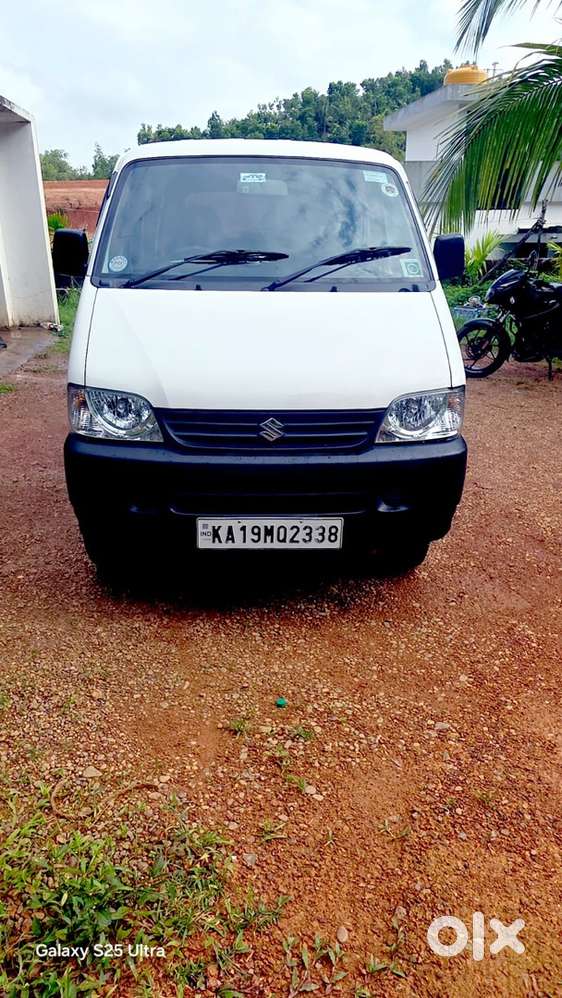 Maruti Eeco Smiles 2025
