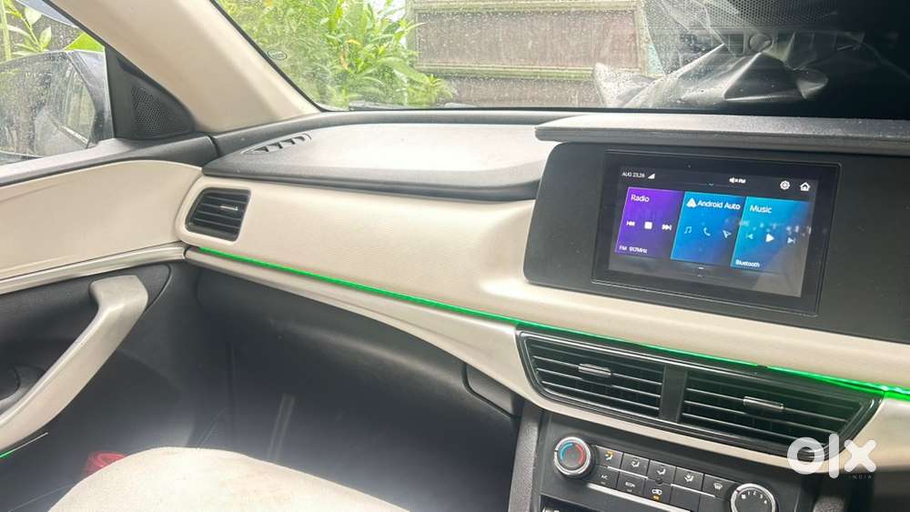 Mahindra Xuv700 2024 Diesel Well Maintained