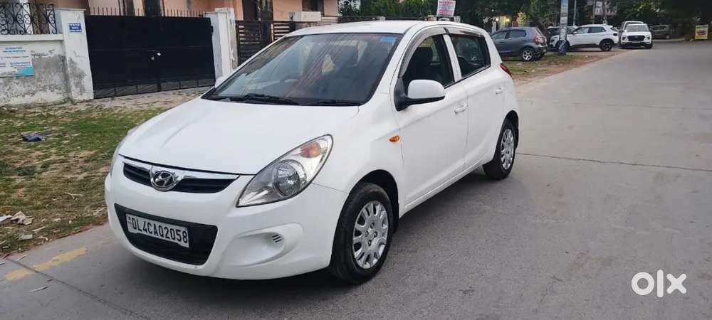 Ihyundai 20 Magna Petrol+ Cng On Paper