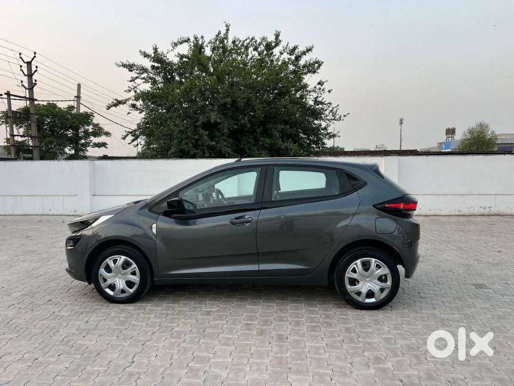 Tata Altroz 1.2 Xm Plus, 2022, Petrol