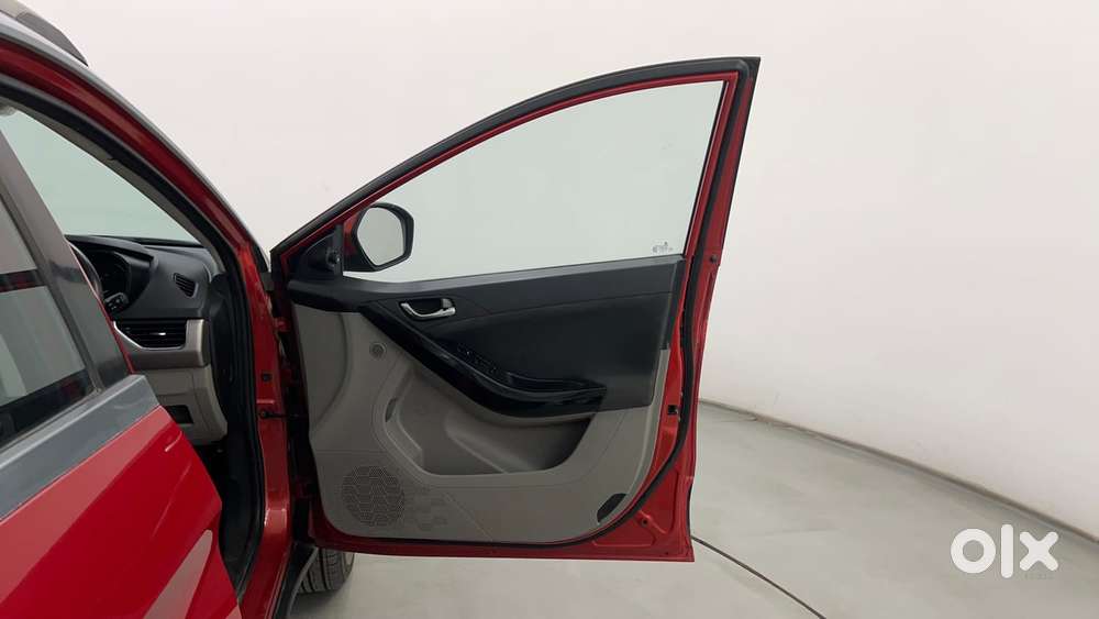 Tata Nexon 1.2 Revotron Xza Plus (o) Dual Tone, 2019, Diesel
