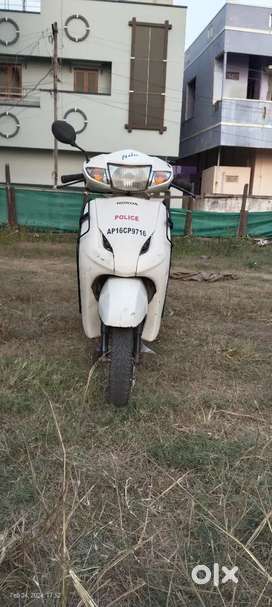 Olx cheap activa price