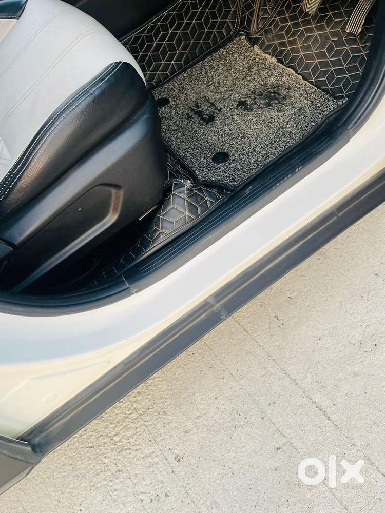 Hyundai Venue 2020 Petrol 74755 Km Driven