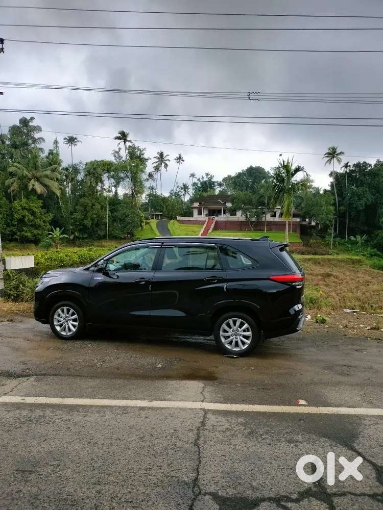 Innova Hycross Hybrid Vx(o) 2024