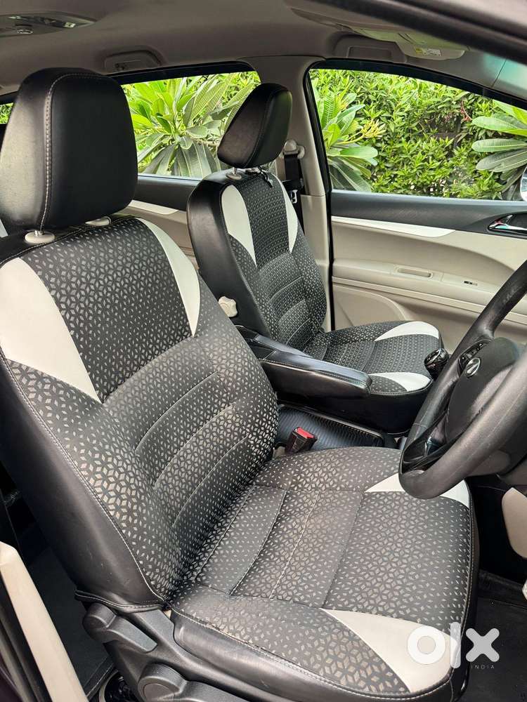 Mahindra Marazzo M8, 2018