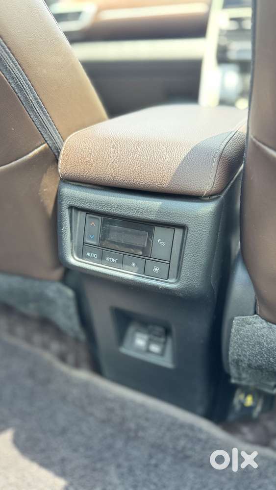 Toyota Innova Hycross 2.0 Zx Hybrid 7 Str, 2024, Cng & Hybrids