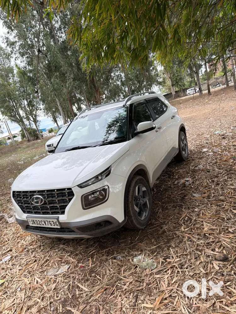 Hyundai Venue Top Model 2022 Diesel Well Maintained