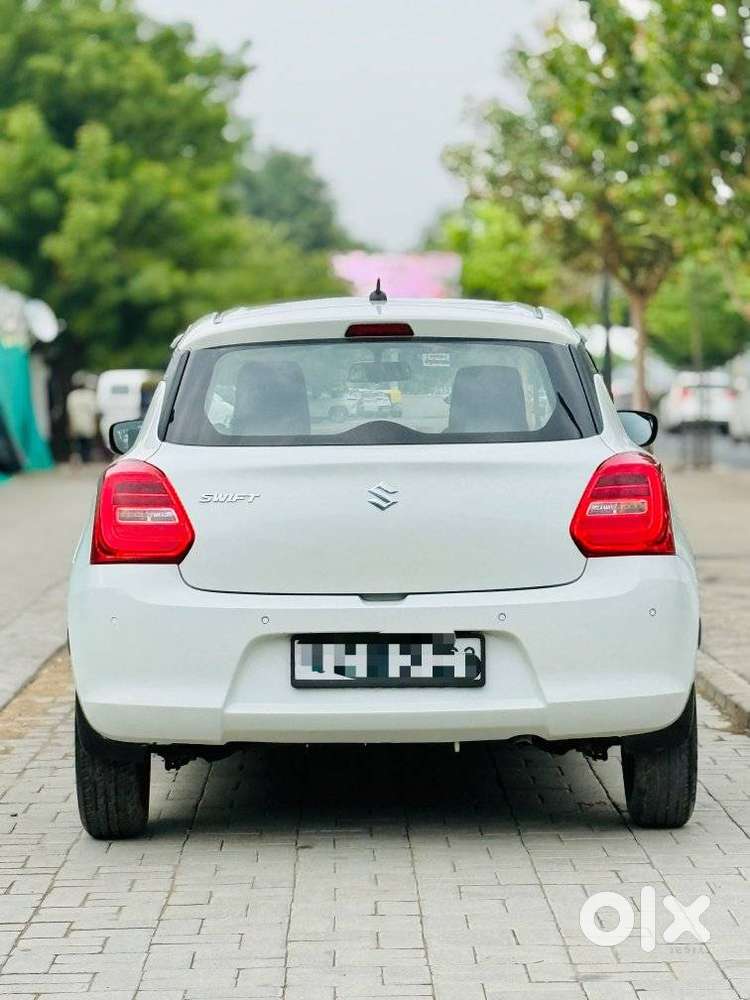 Maruti Suzuki Swift Vxi Optional, 2022, Petrol