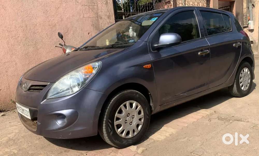 Hyundai I20 Magna,petrol,year-2012, Insurance Valid,mh 15