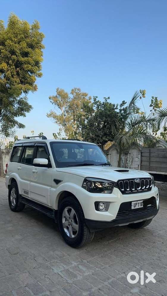 Mahindra Scorpio S11