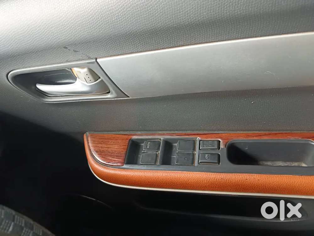 Maruti Suzuki Swift Dzire 2010 Vxi Top Sunroof Cng