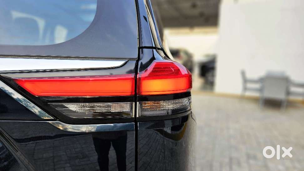 Toyota Innova Hycross 2.0 Zx Hybrid 7 Str, 2023, Petrol