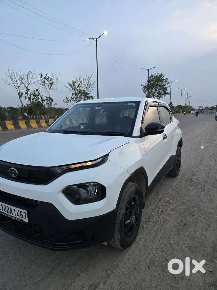 2025 Tata Punch Pure Petrol Manual
