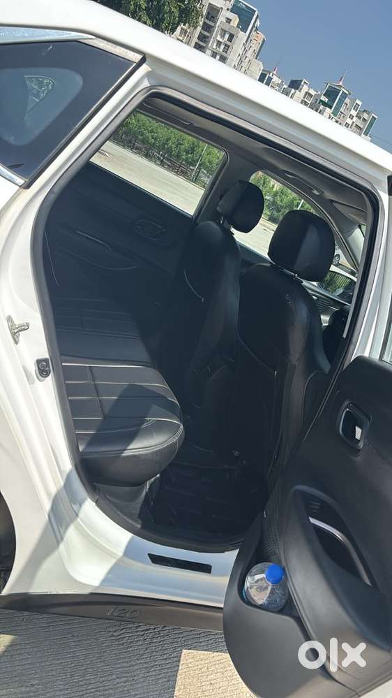 Hyundai I20 Asta (o) 1.2 Mt, 2023, Petrol