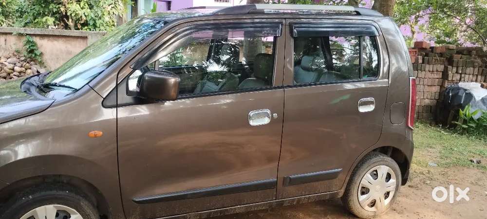 Maruti Suzuki Wagon R 1.0 2015 Petrol Well Maintained Having Fancy Num
