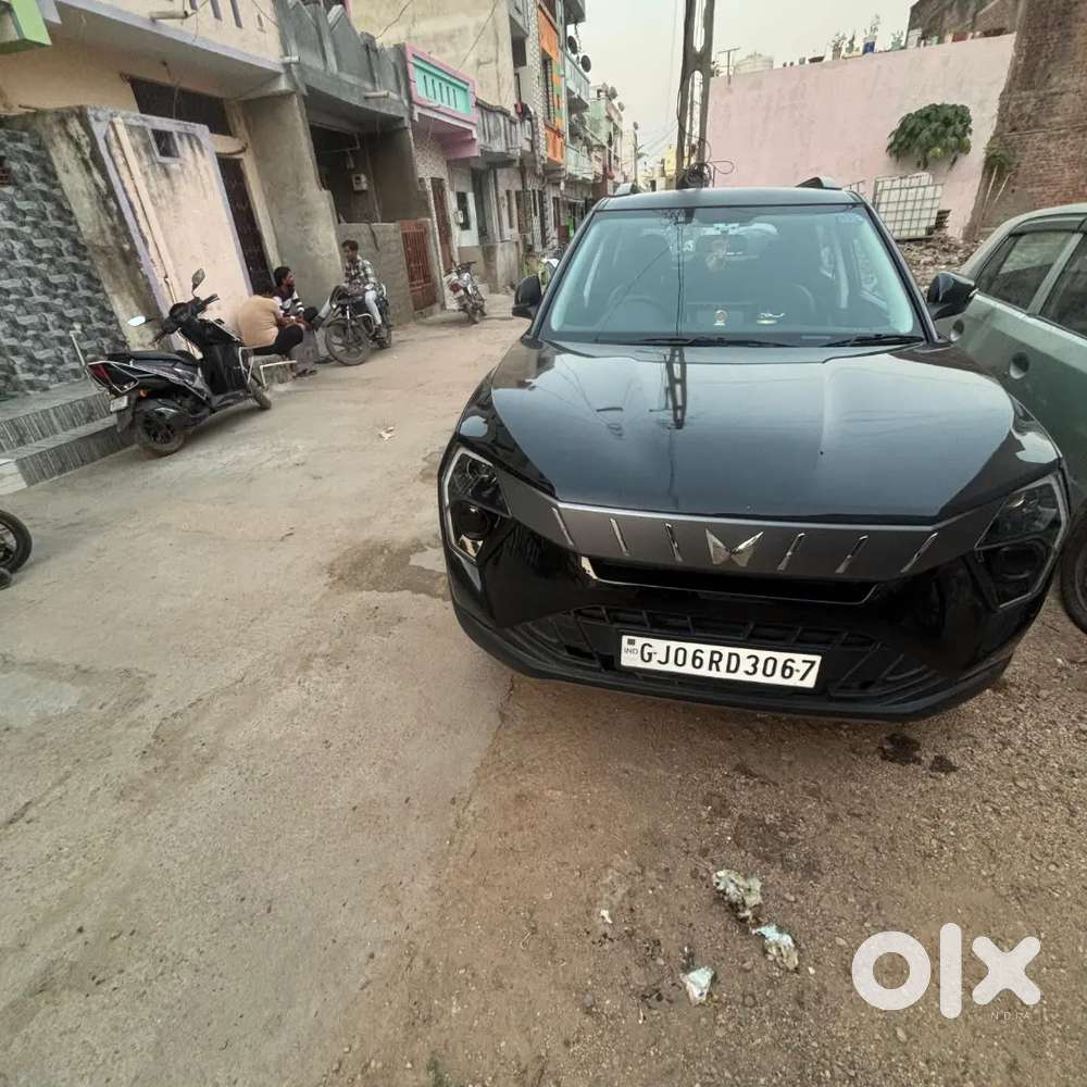 2025 Mahindra Xuv 3xo Revx M  Stealth Black  7700 Km  Single Owner