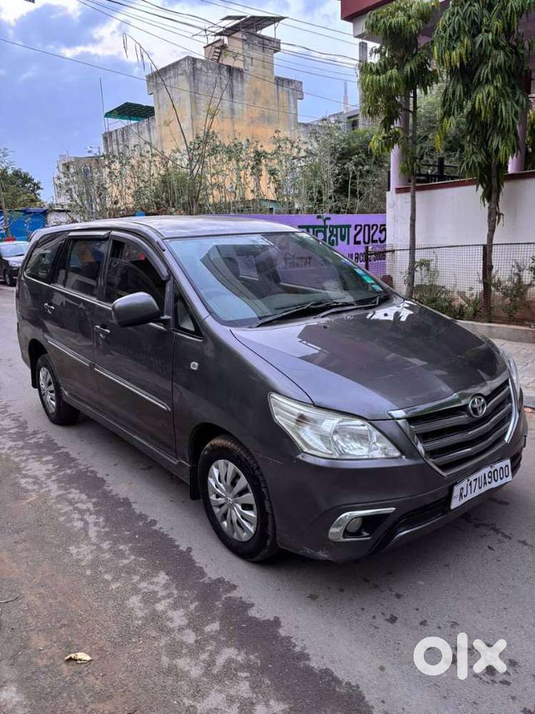 Toyota Innova 2009-2011 2.5 Gx 8 Str, 2012, Petrol