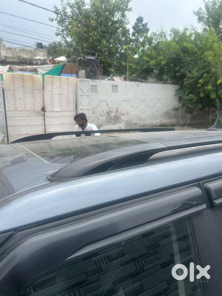 Mahindra Xuv300 W6 Diesel 2022  First Owner  Sunroof  28,000 Km