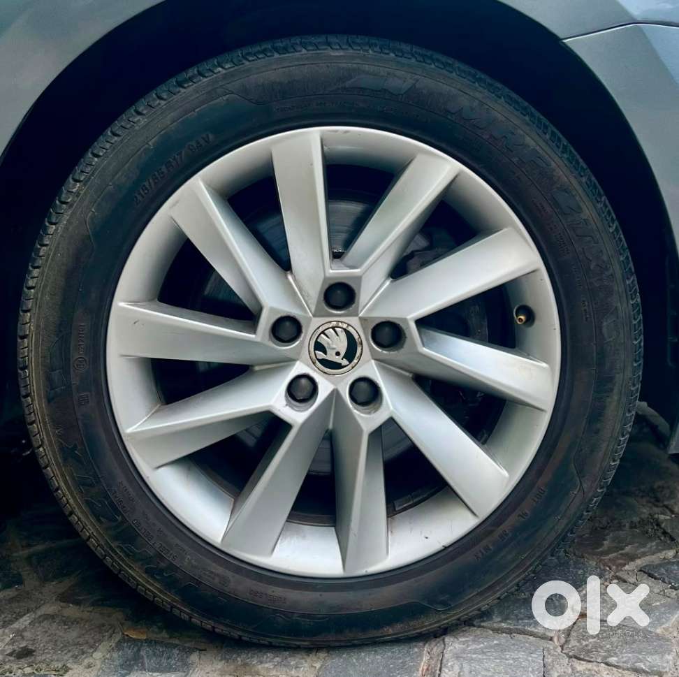 Skoda Superb Lk 1.8 Tsi At, 2016, Petrol