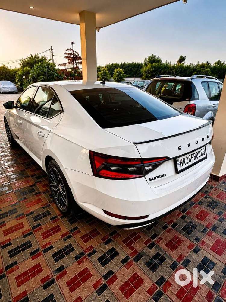 Skoda Superb 2.0 Sportline Tsi At, 2023, Petrol