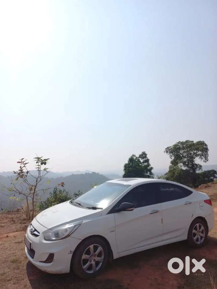 Hyundai Fluidic Verna 2012