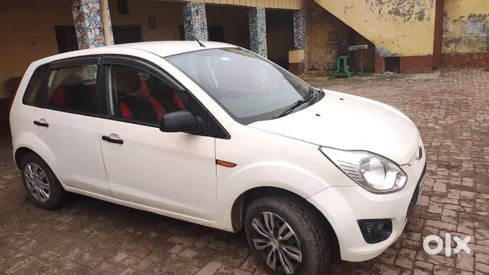 Ford Figo 2015 Petrol And Cng On Paper