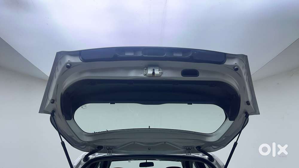 Maruti Suzuki Swift Vxi Optional, 2017, Petrol