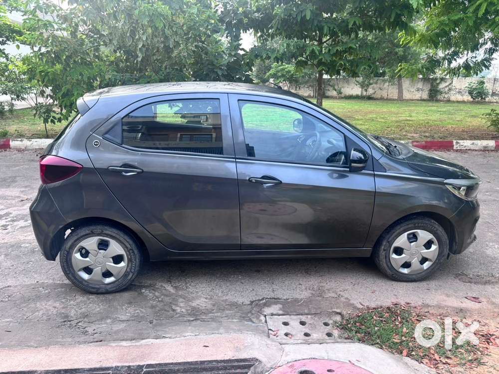 Tata Tiago Petrol Manual 2024